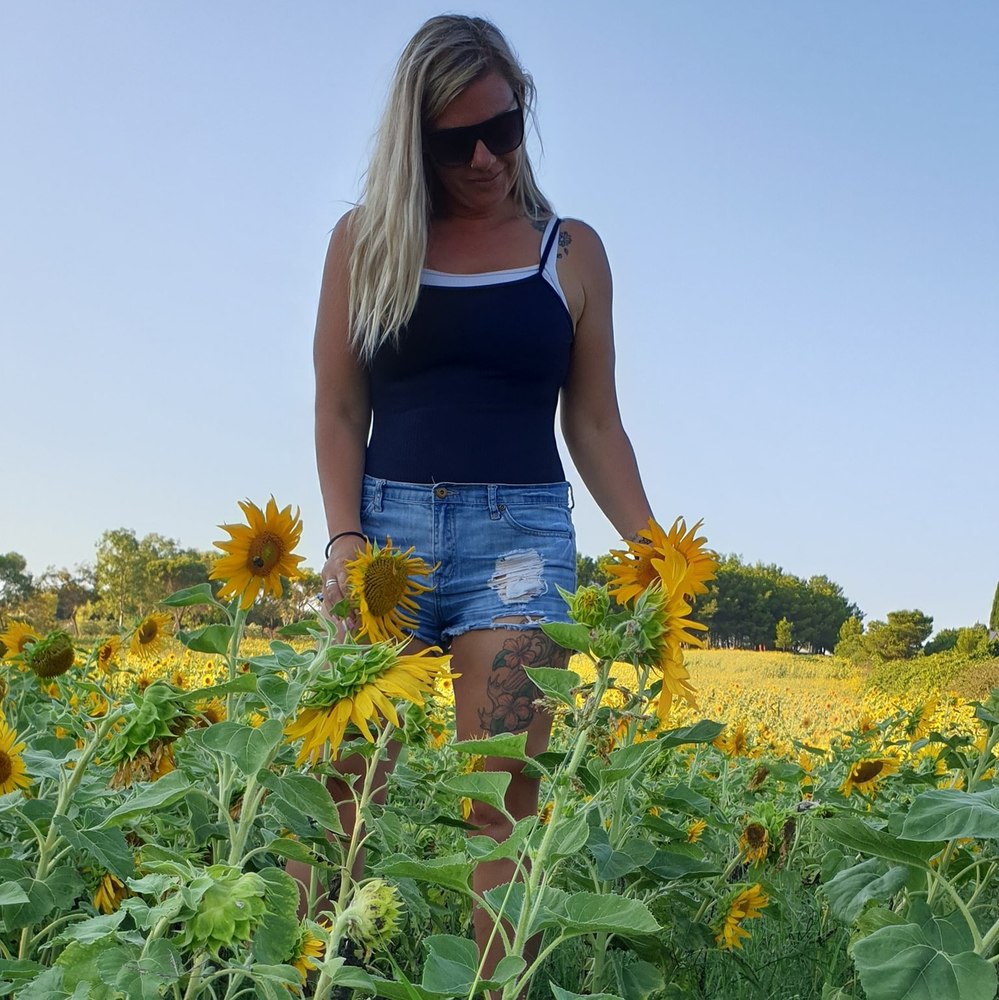 Meet your Posher, Em